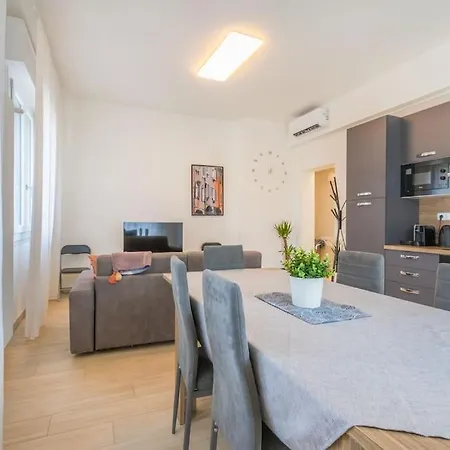 Apartment Mutina Luxlife Close To Center - Free Parking