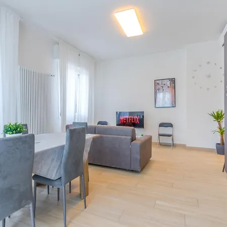 Апартаменти Mutina Luxlife Close To Center - Free Parking Модена